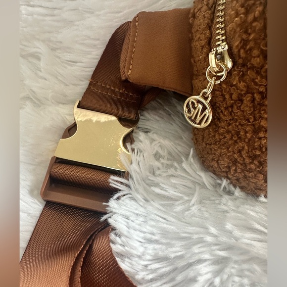 Steve Madden Brown Sherpa Belt Bag NWOT - Picture 4 of 6
